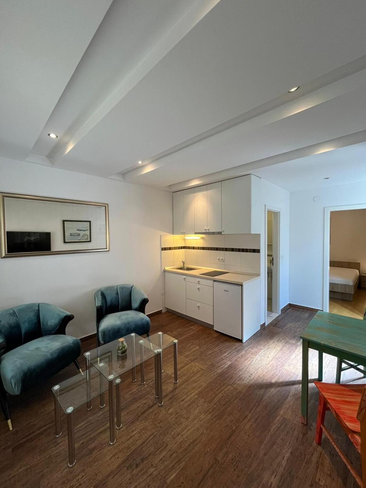Corner Apartament *