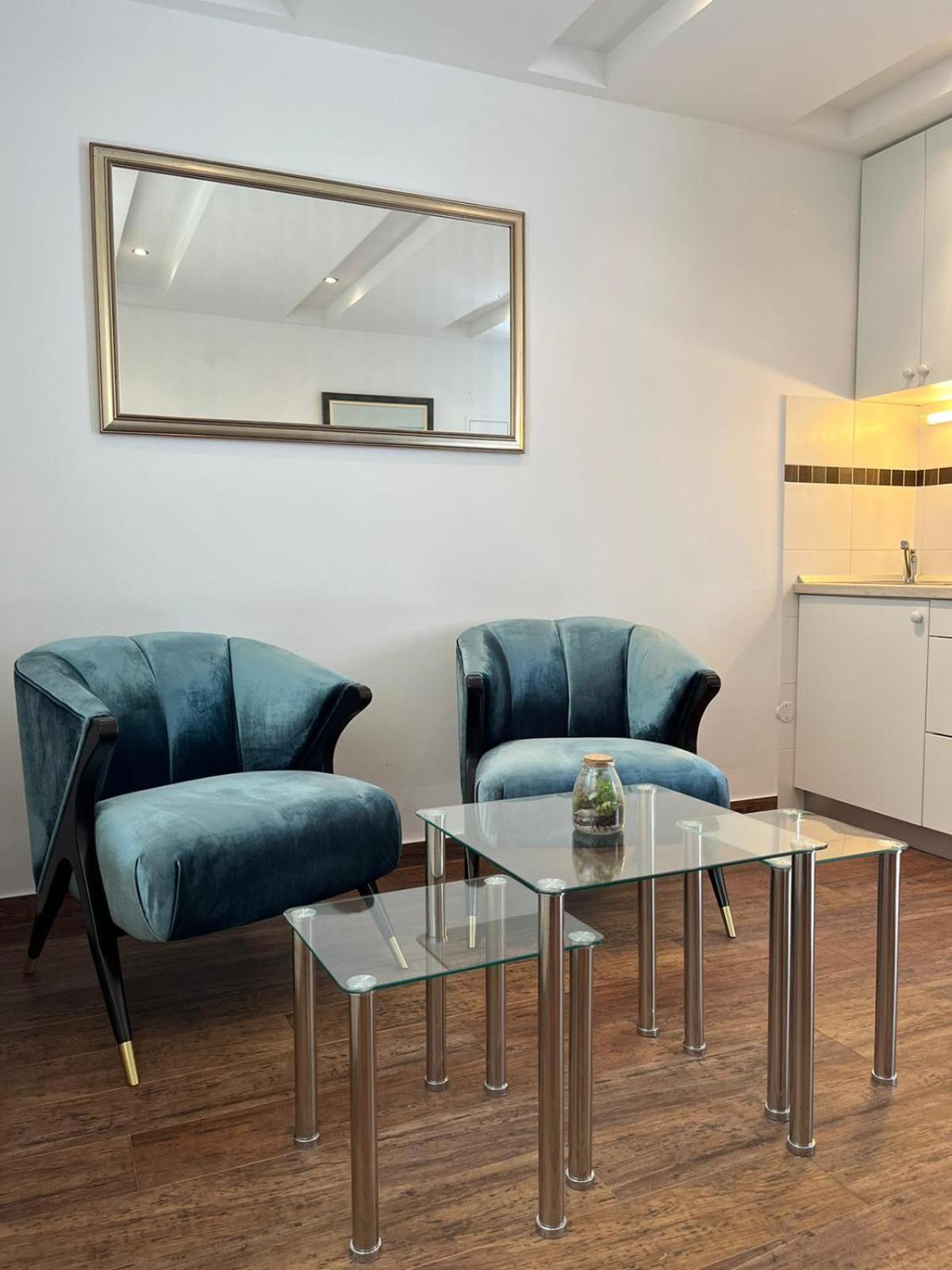 Corner Apartament