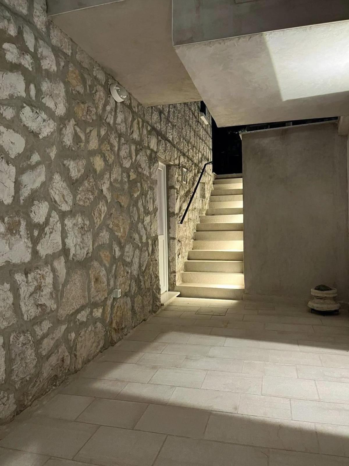 Apartament Corner *
